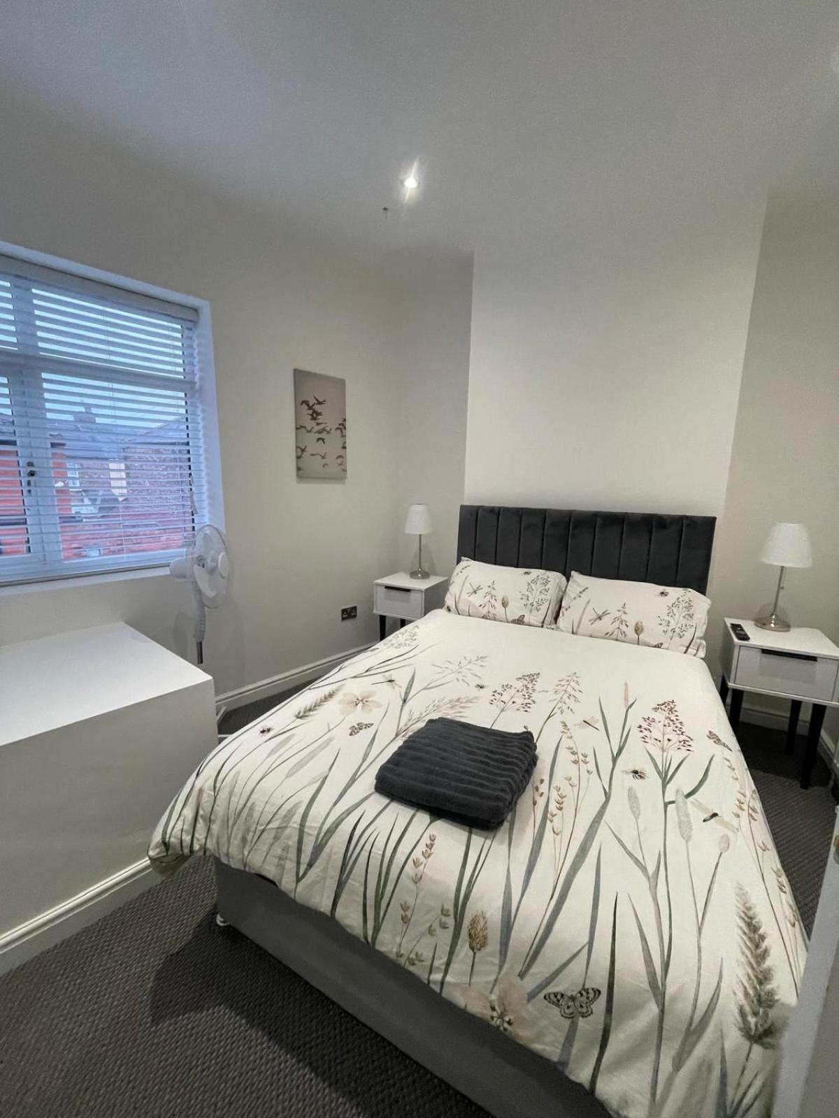 Spacious 2 Bedroom Apartment Liverpool Esterno foto